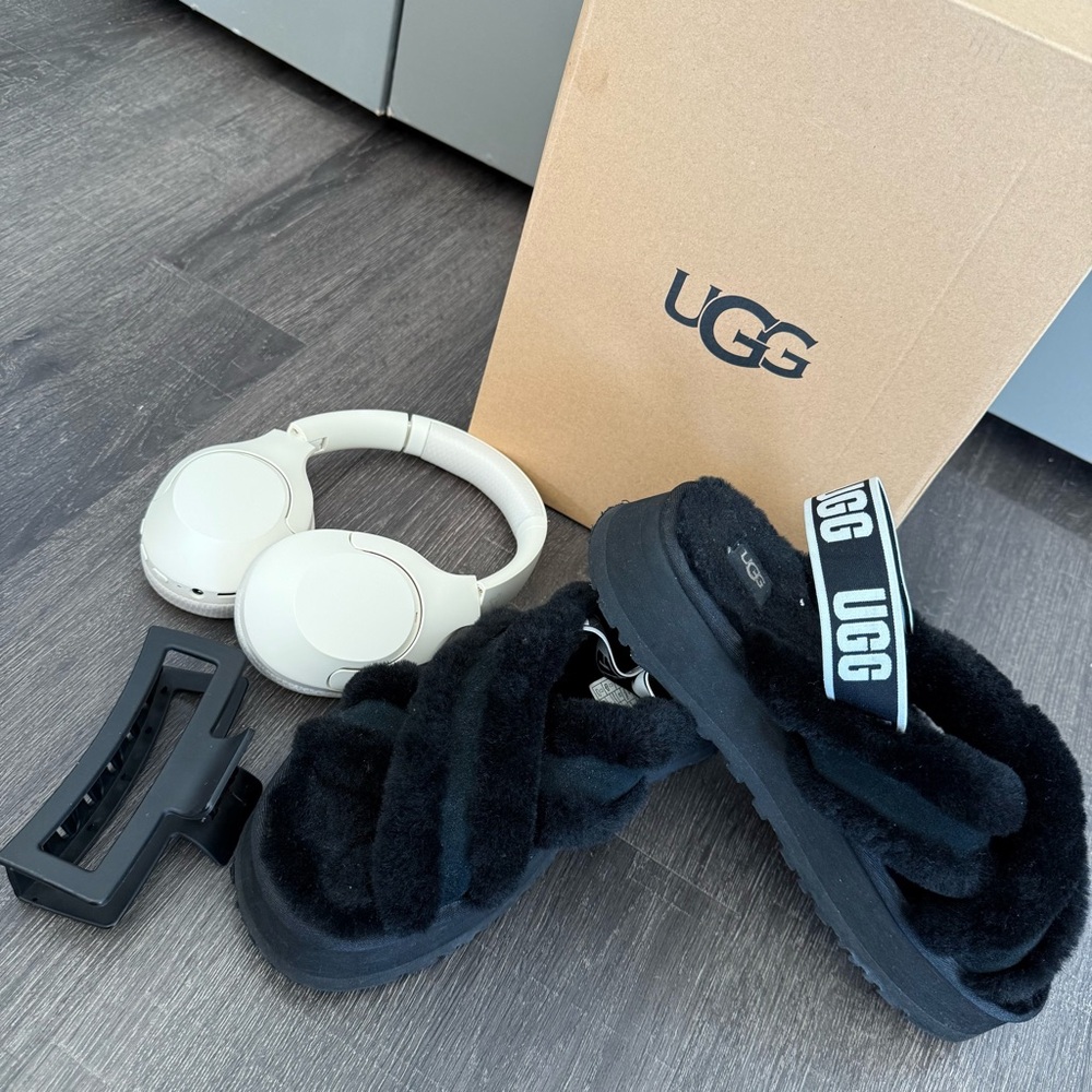 UGG Disco Cross Black Shearling Fluffy Elastic Sandals Slippers
